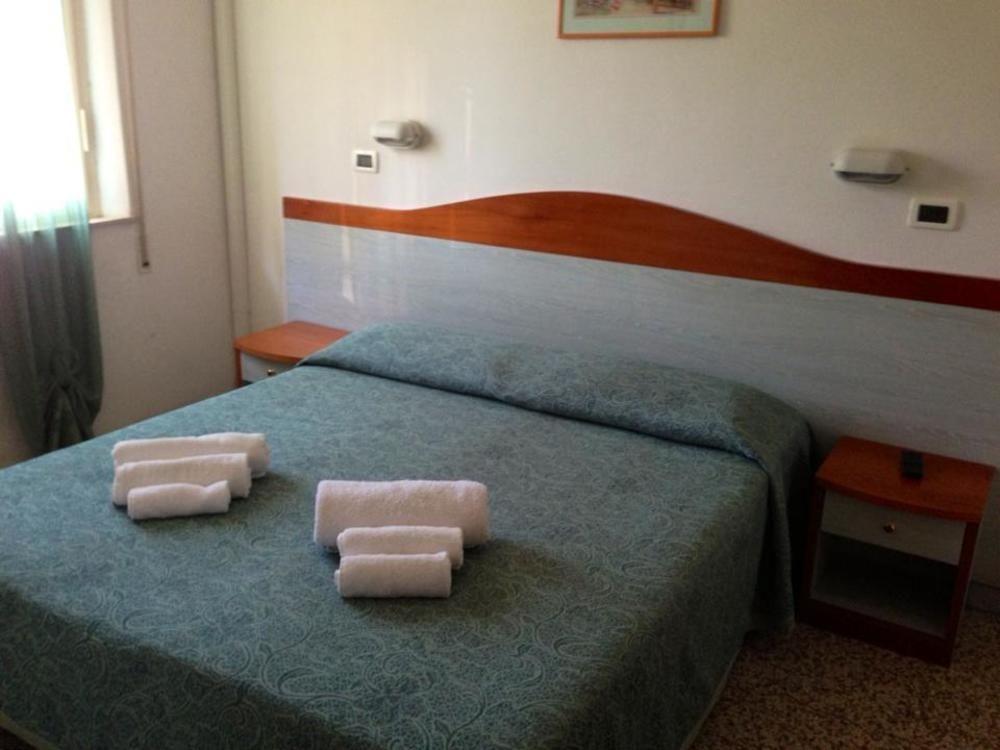 Hotel Villa Arlotti Rimini Kültér fotó